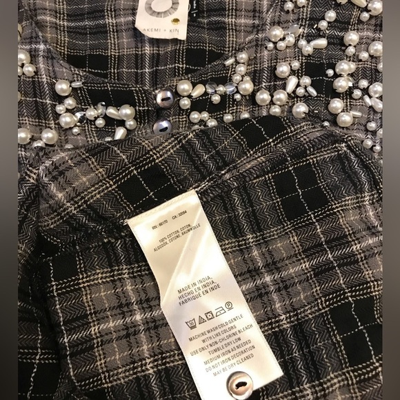 Pre-Loved Akemi + Kin blouse - Picture 4 of 5